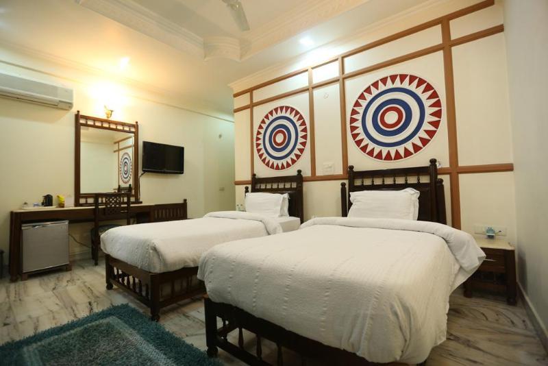 רישיקש Hotel Vasundhara Palace מראה חיצוני תמונה