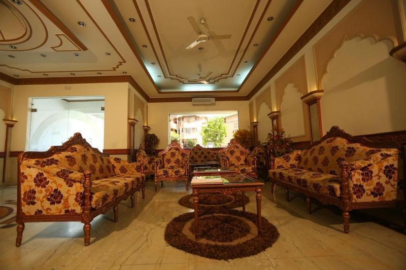 רישיקש Hotel Vasundhara Palace מראה חיצוני תמונה